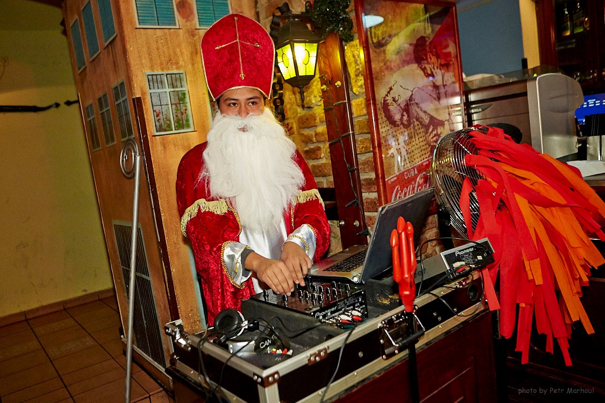 DJ X-OTIC performing Reggaeton music in Winterthur